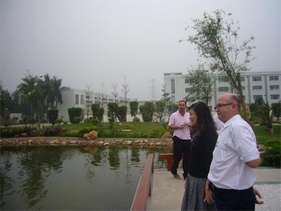 德国客商参观哈哈体育工业园